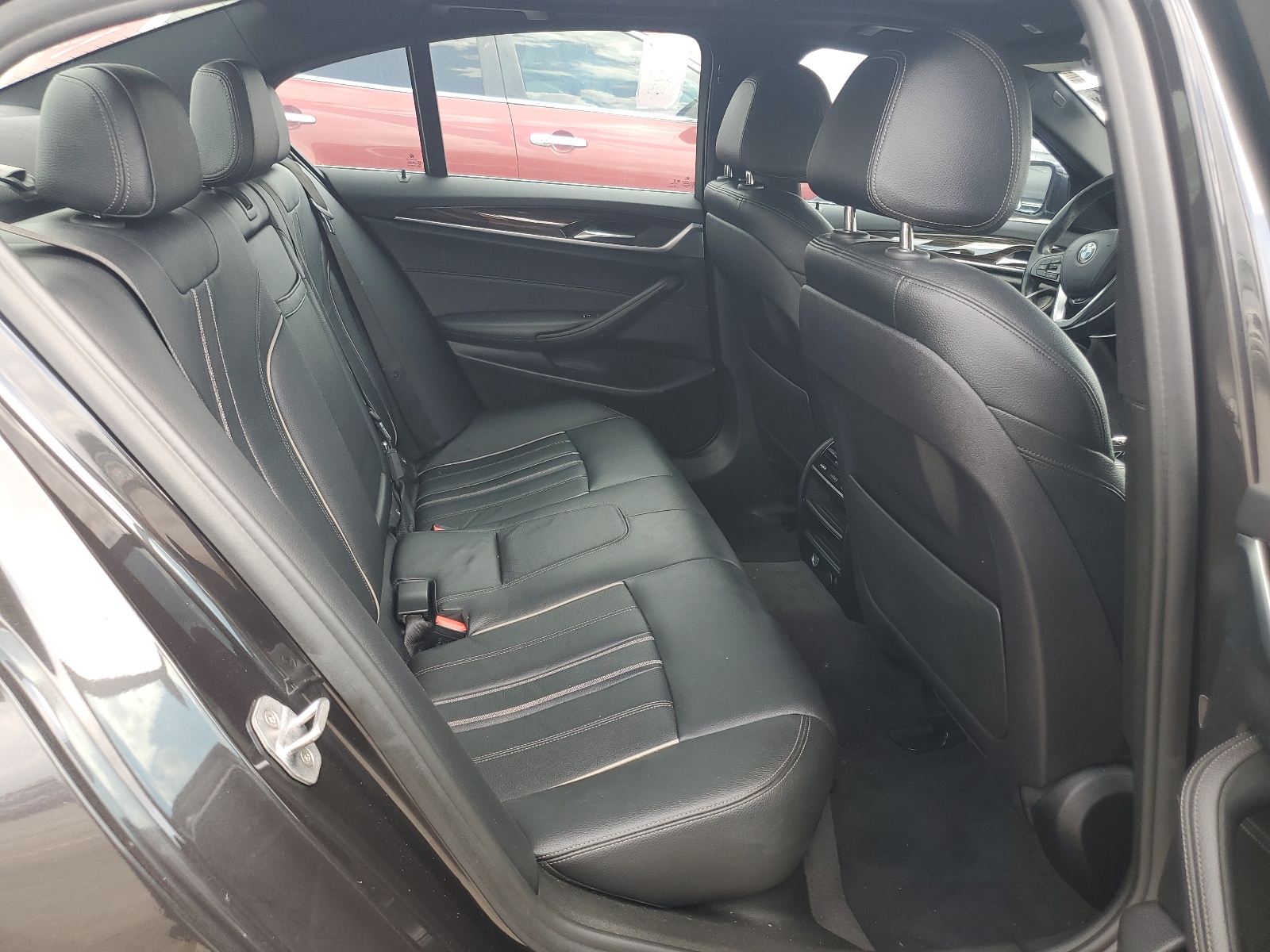 WBAJA7C57JWA73530 2018 BMW 530 Xi