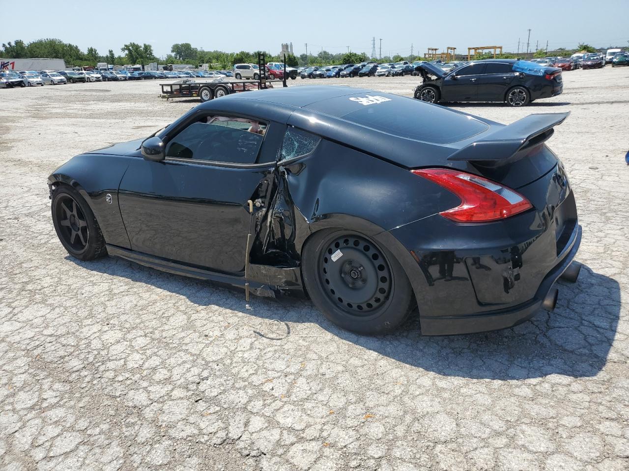 2010 Nissan 370Z - Image 2