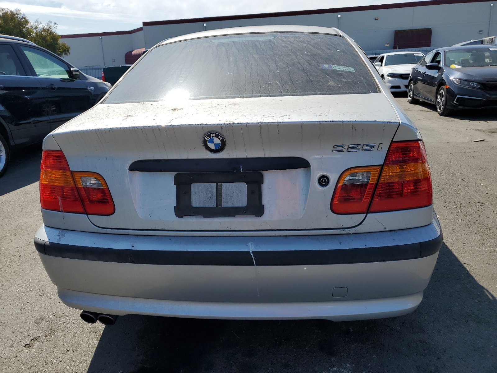 WBAAZ33433KP79927 2003 BMW 325 I