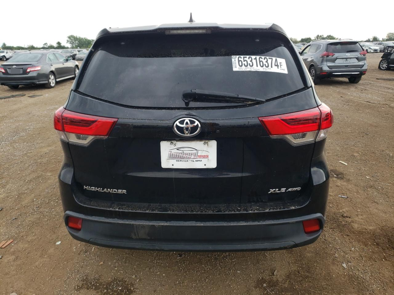 5TDJZRFH9JS860523 2018 Toyota Highlander Se