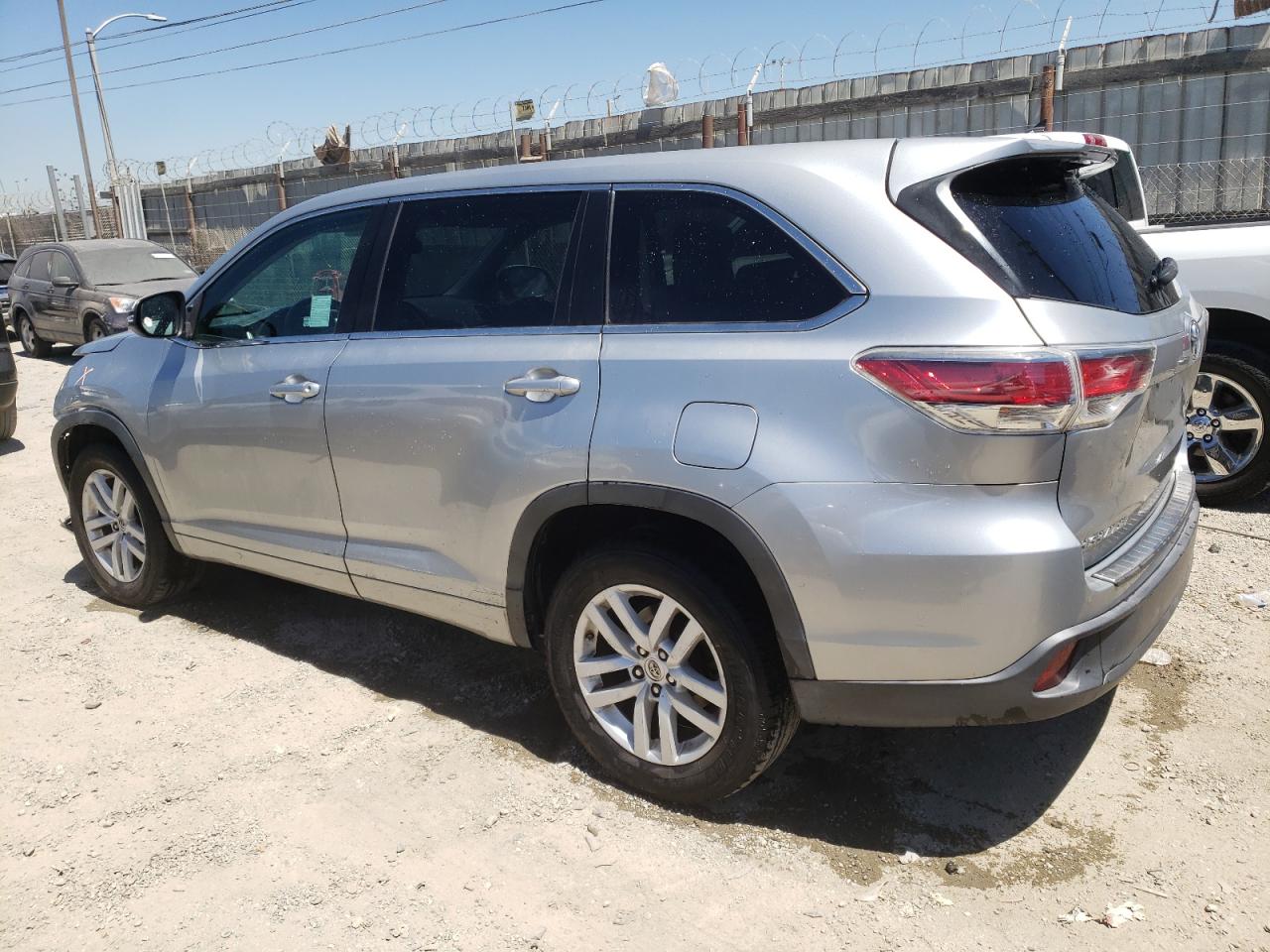 2015 Toyota Highlander Le VIN: 5TDZKRFH4FS092996 Lot: 68062634