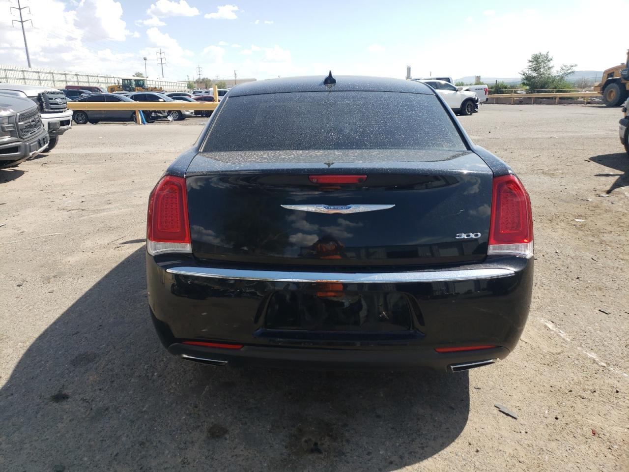 2C3CCAAG1JH257921 2018 Chrysler 300 Touring