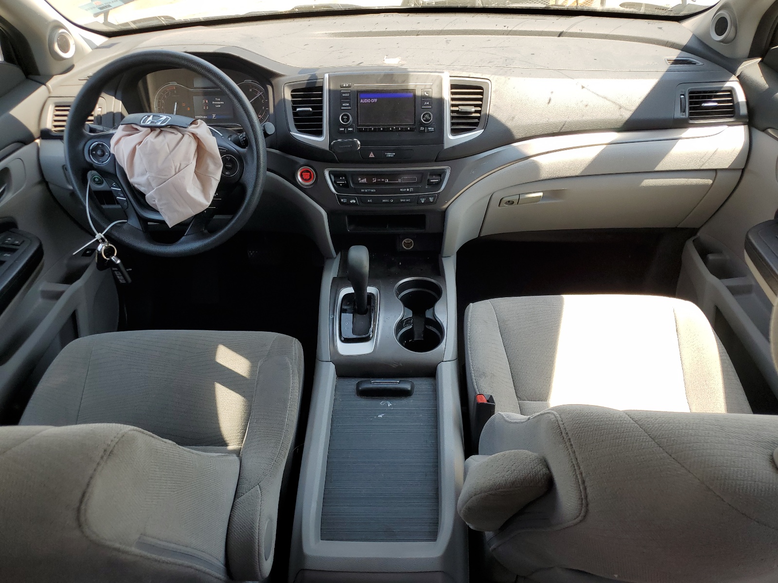 5FNYF6H13HB020743 2017 Honda Pilot Lx