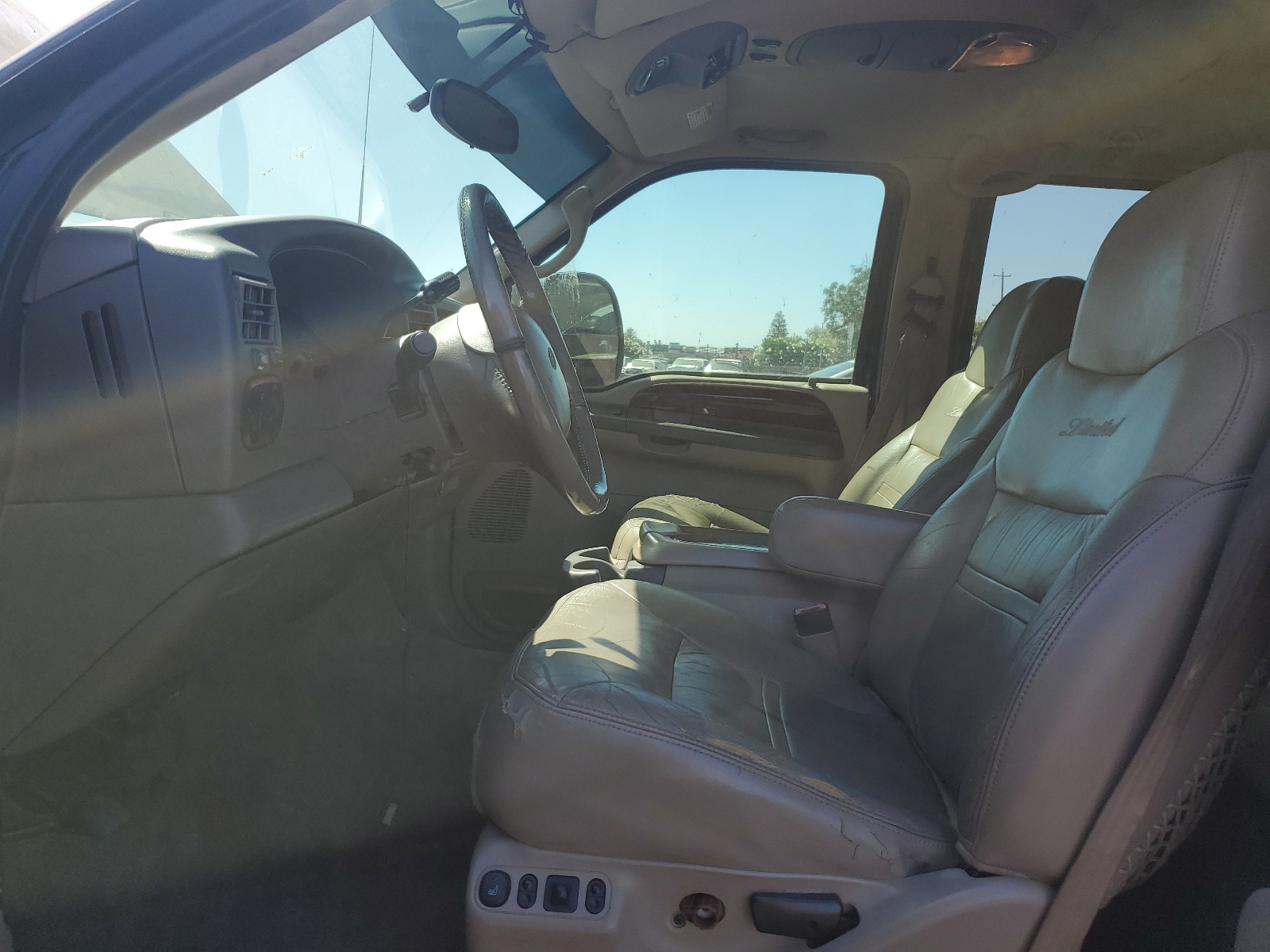 1FMNU43S3YEE35989 2000 Ford Excursion Limited