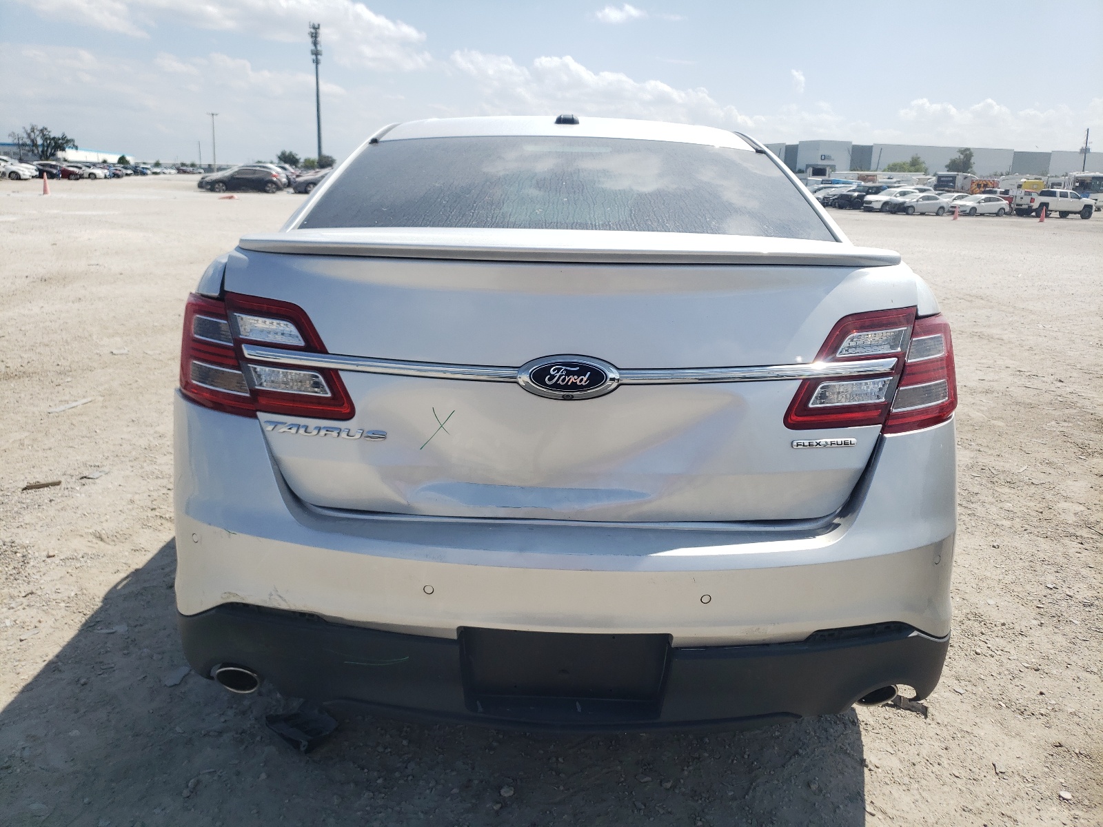 1FAHP2H81HG100069 2017 Ford Taurus Sel