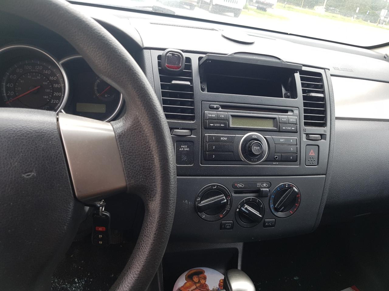 2011 Nissan Versa - Image 8