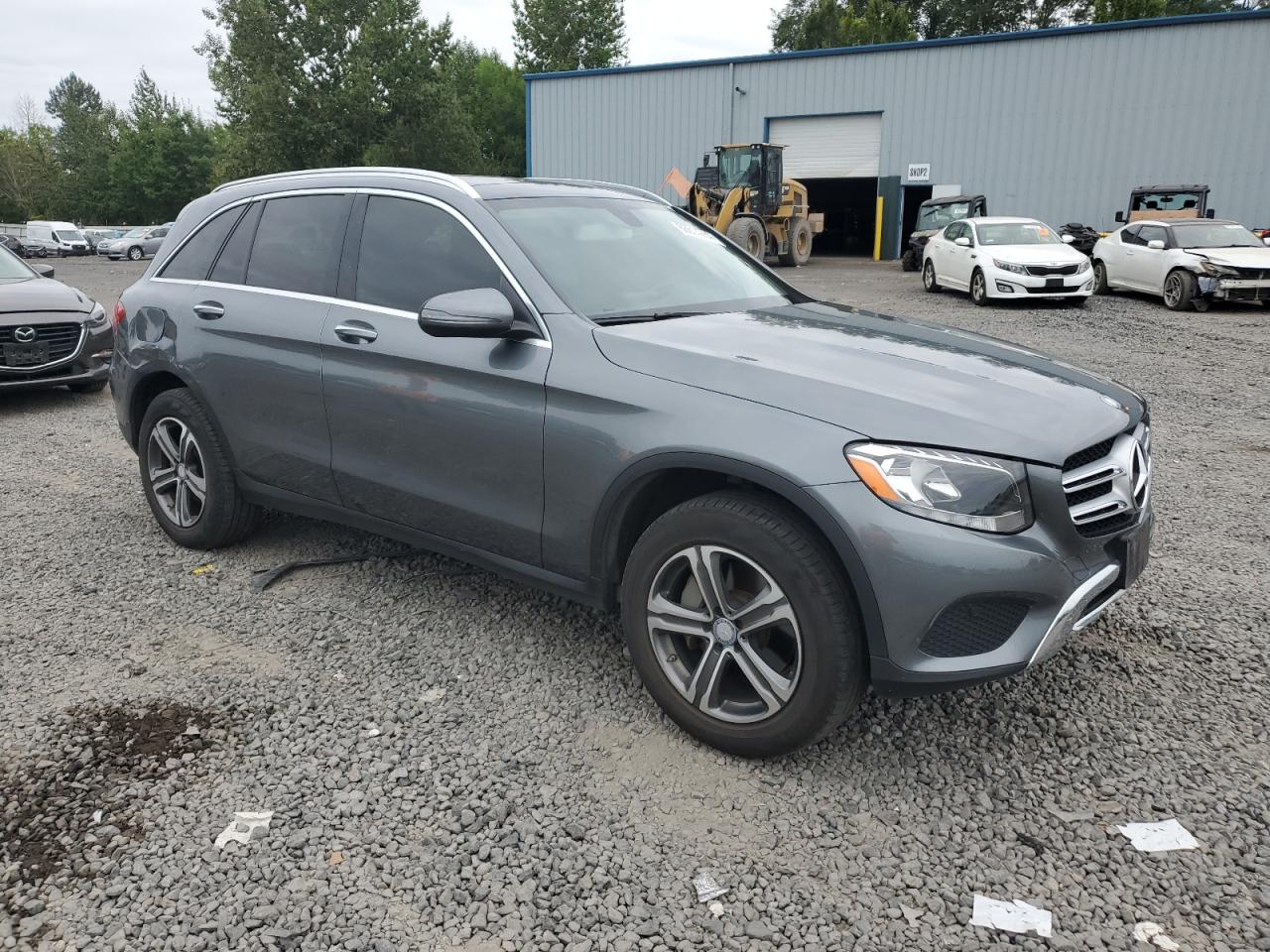 VIN WDC0G4KB1GF017084 2016 MERCEDES-BENZ GLC-CLASS no.4