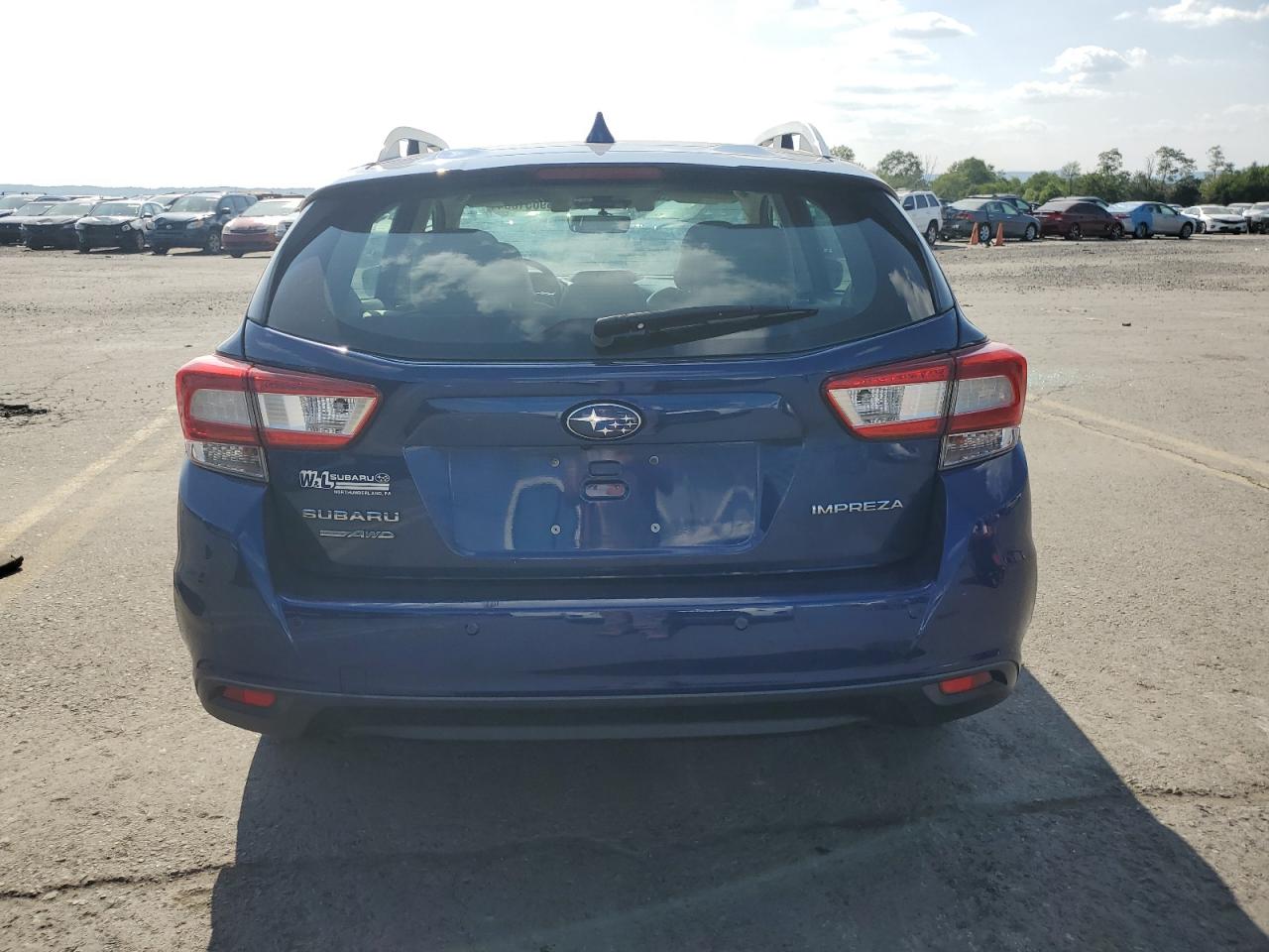 4S3GTAU6XJ3717323 2018 Subaru Impreza Limited