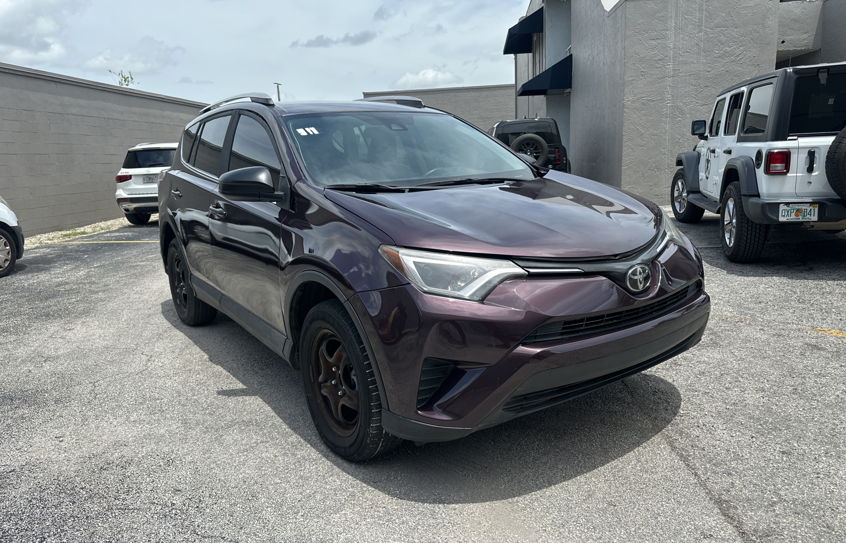 2018 Toyota Rav4 Le vin: 2T3ZFREVXJW447821