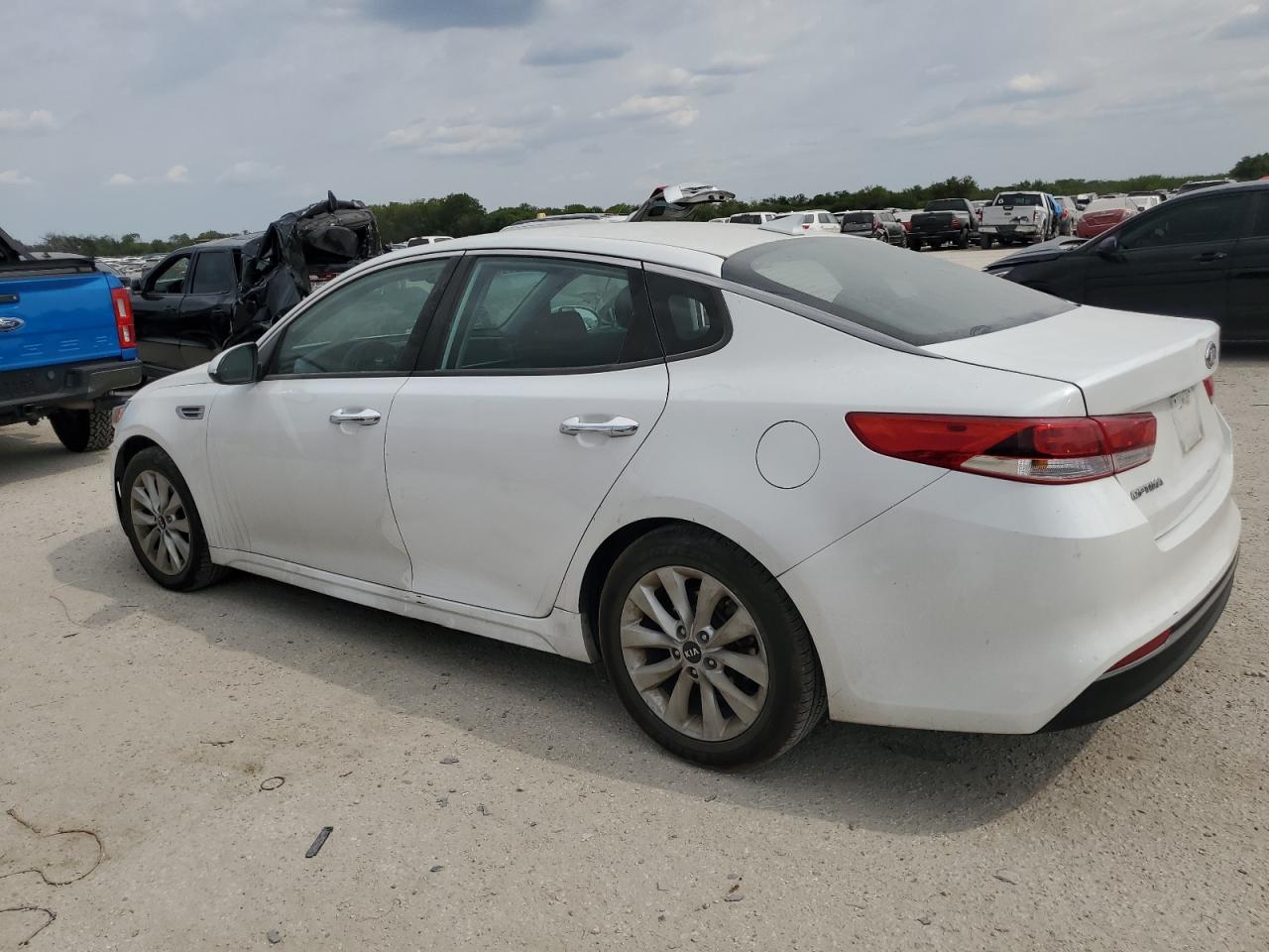 5XXGT4L39GG043876 2016 KIA OPTIMA - Image 2