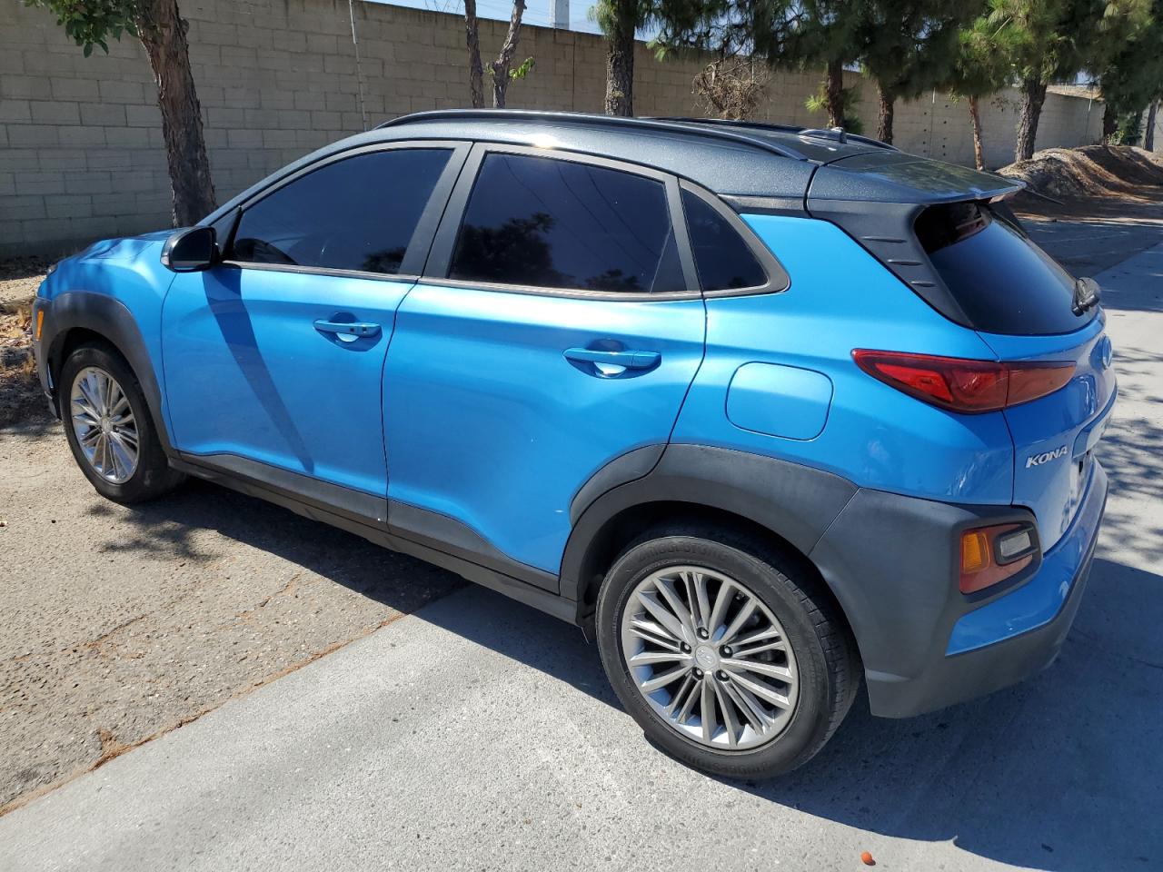 KM8K22AA6LU512733 Hyundai Kona SEL 2