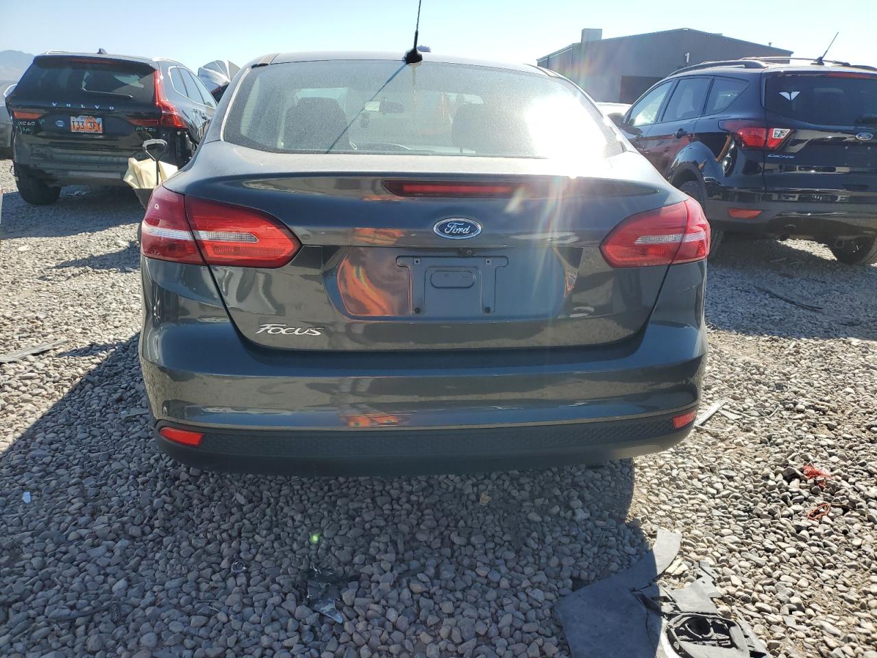 2018 Ford Focus S VIN: 1FADP3E21JL313816 Lot: 69253274