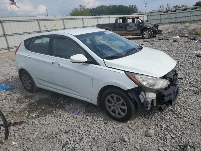 Хэтчбеки HYUNDAI ACCENT 2014 Белы
