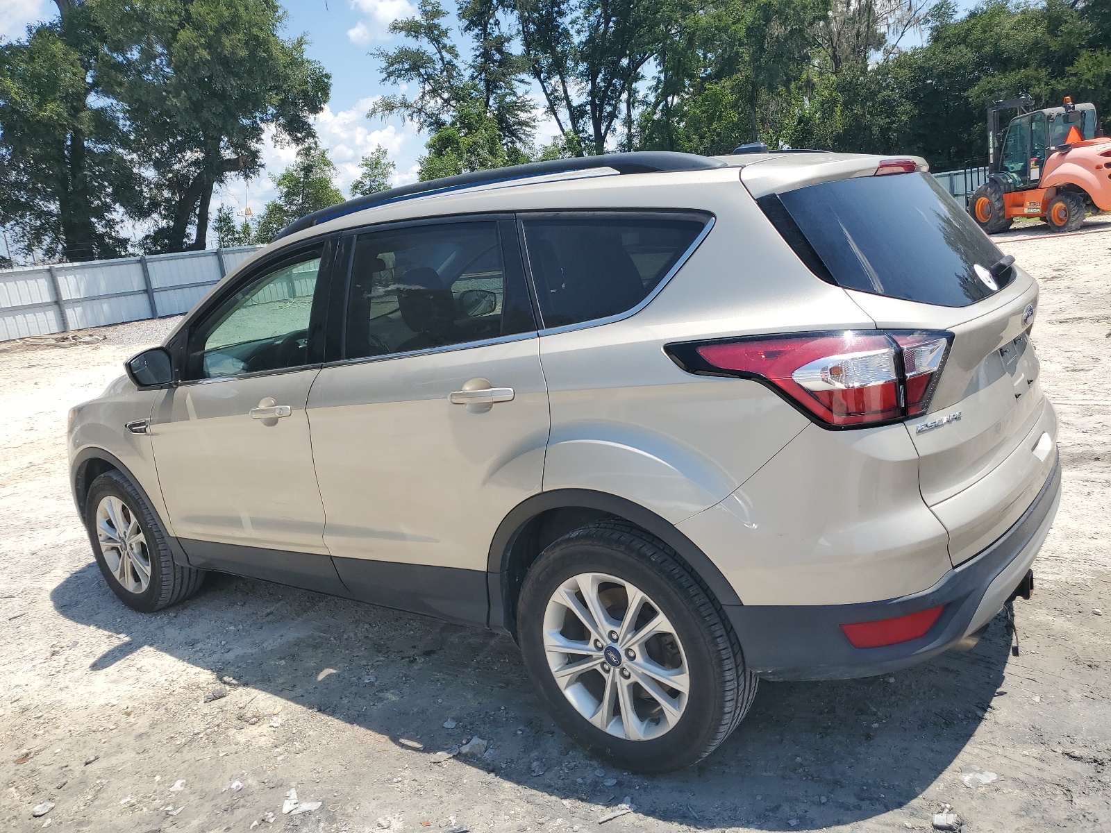 1FMCU9GD5JUC20383 2018 Ford Escape Se