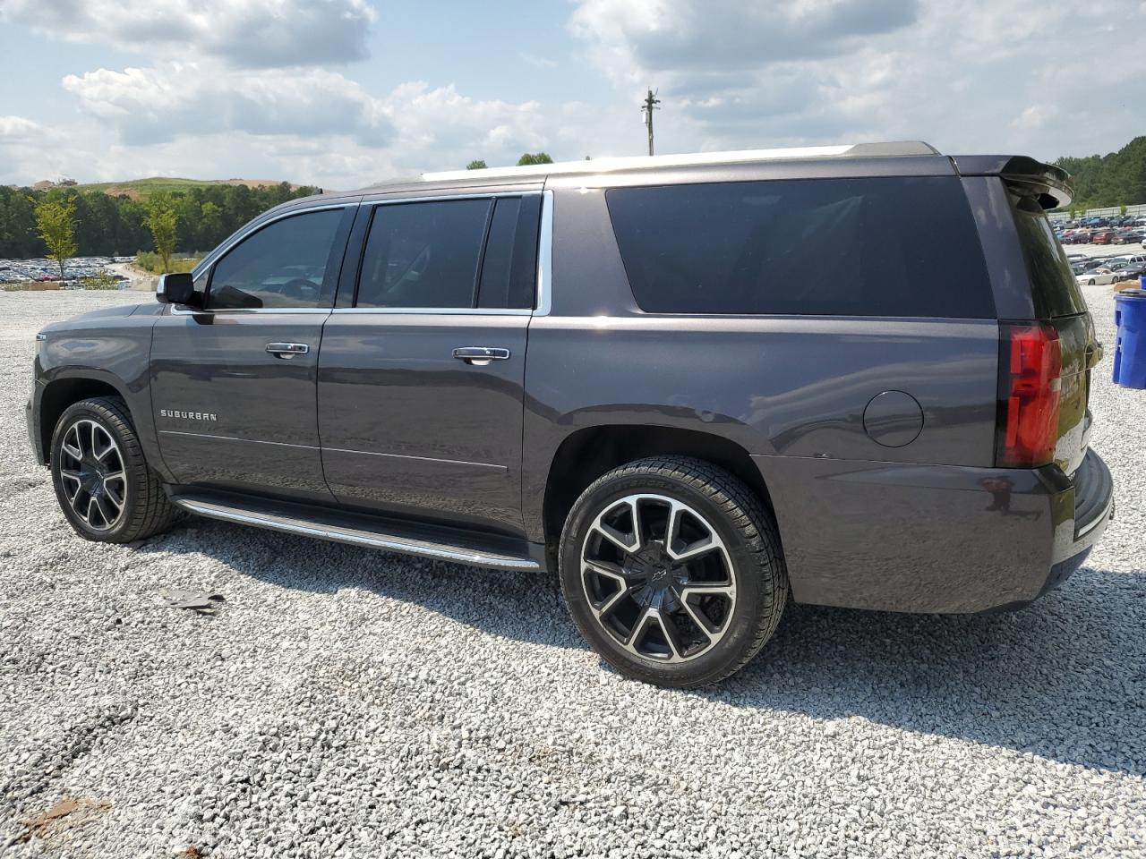 1GNSCJKC2HR176172 2017 CHEVROLET SUBURBAN - Image 2