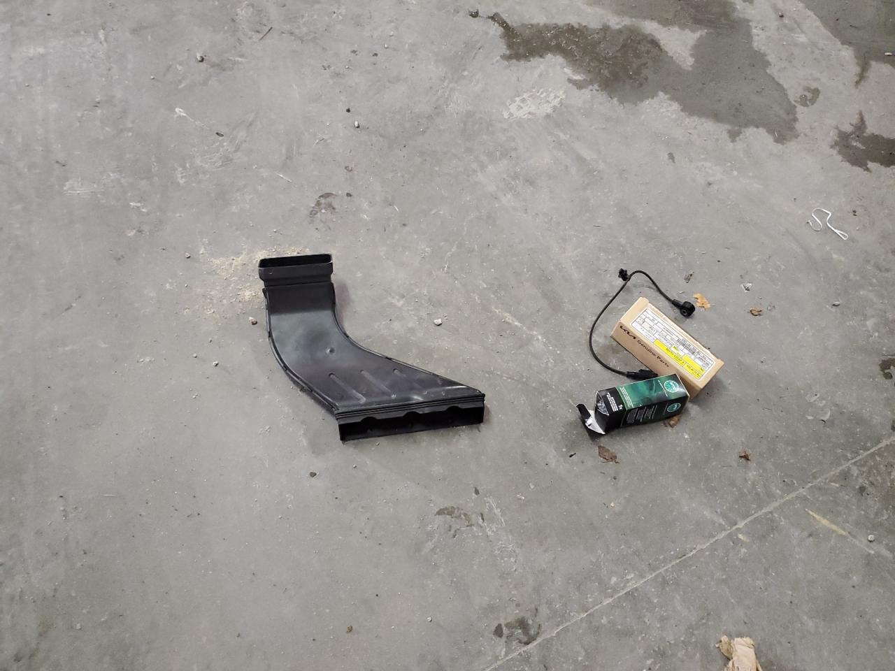 2012 Kia Sorento Base VIN: 5XYKT3A1XCG247050 Lot: 66608574