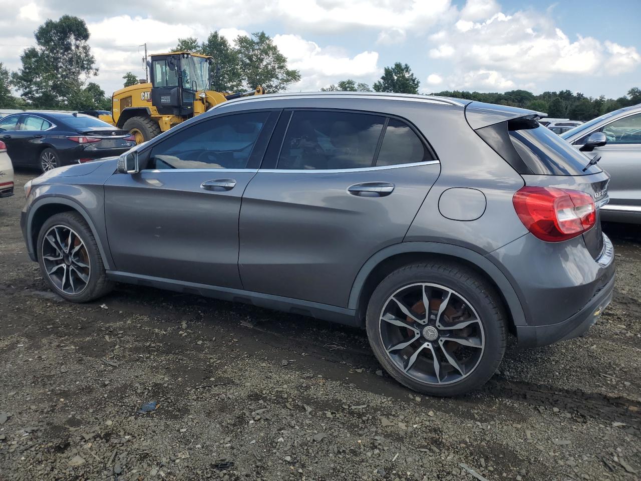 WDCTG4EB4FJ120987 2015 MERCEDES-BENZ GLA CLASS - Image 2