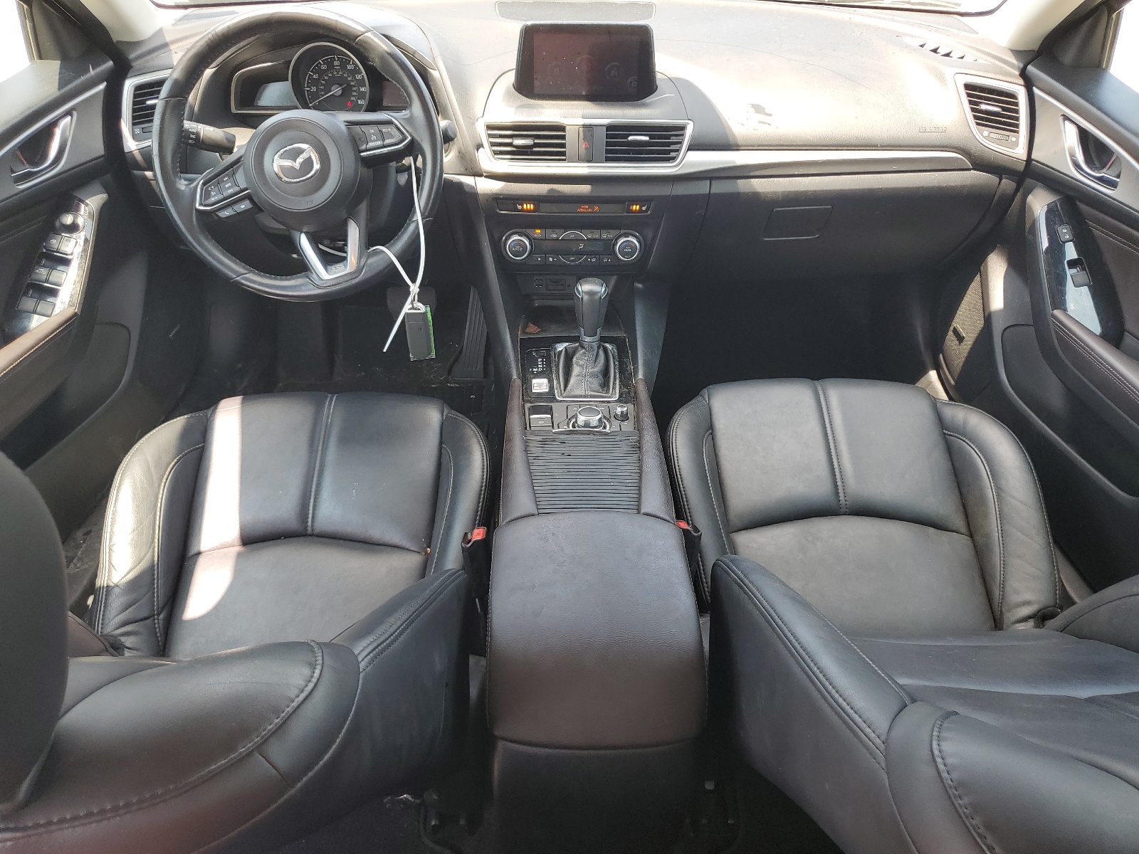 3MZBN1V36JM234352 2018 Mazda 3 Touring