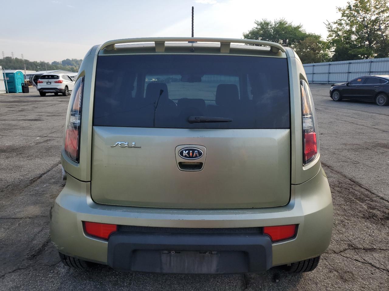 2010 Kia Soul + VIN: KNDJT2A23A7192563 Lot: 65383474