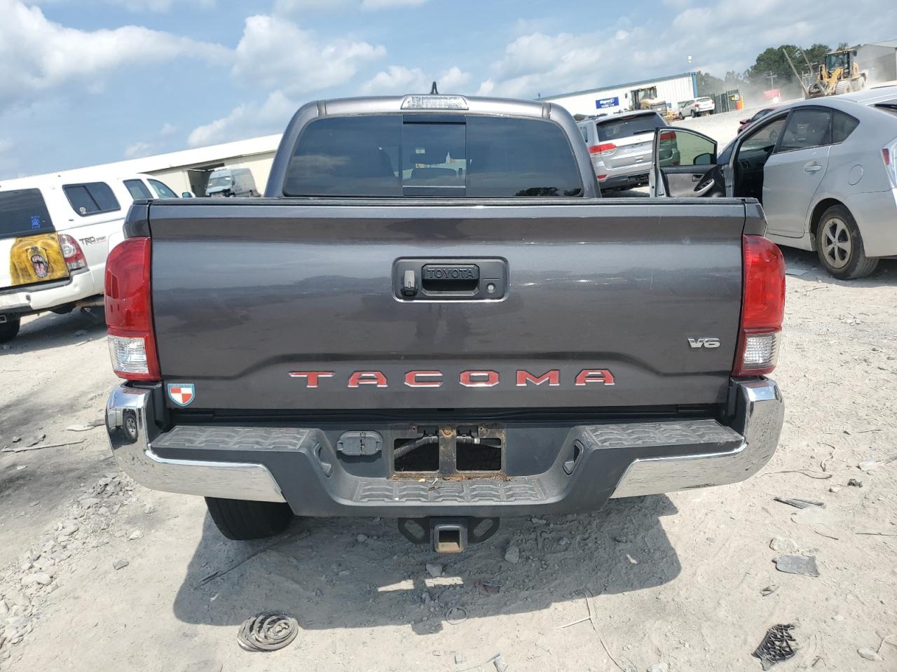 5TFAZ5CN1JX060053 2018 Toyota Tacoma Double Cab