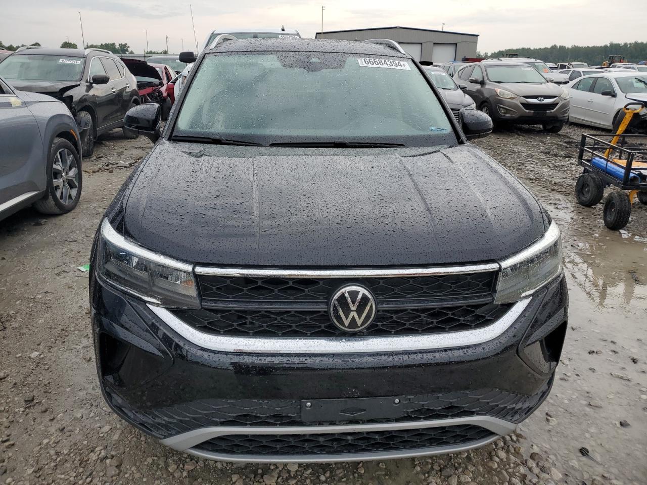 3VVEX7B2XPM323926 2023 Volkswagen Taos Se