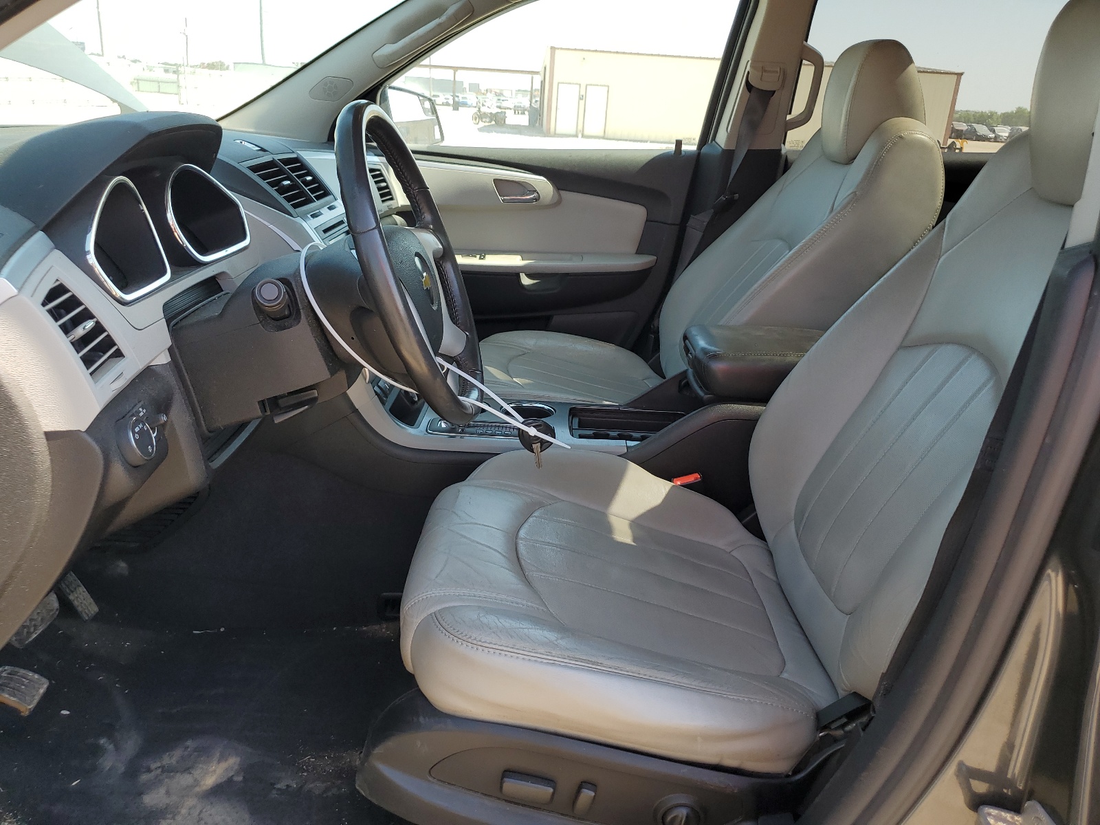 1GNKVLED8BJ175804 2011 Chevrolet Traverse Ltz