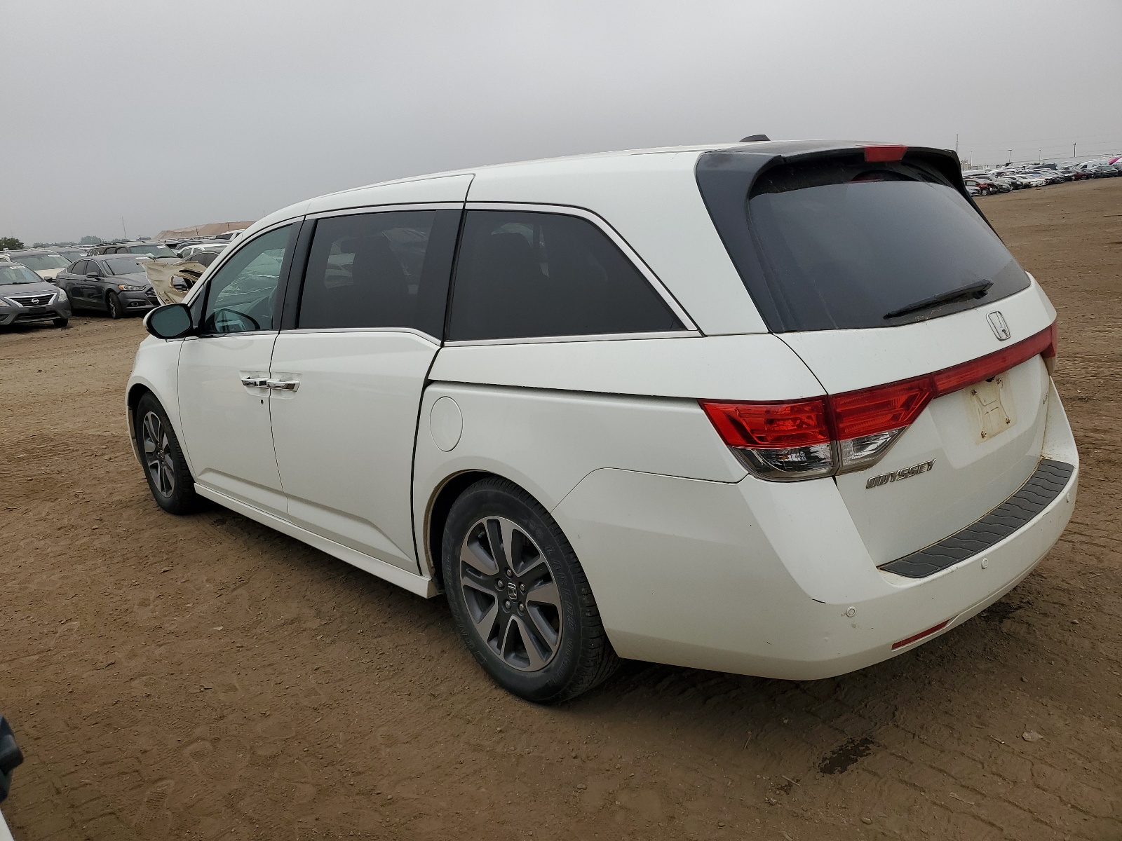 2015 Honda Odyssey Touring vin: 5FNRL5H90FB039860