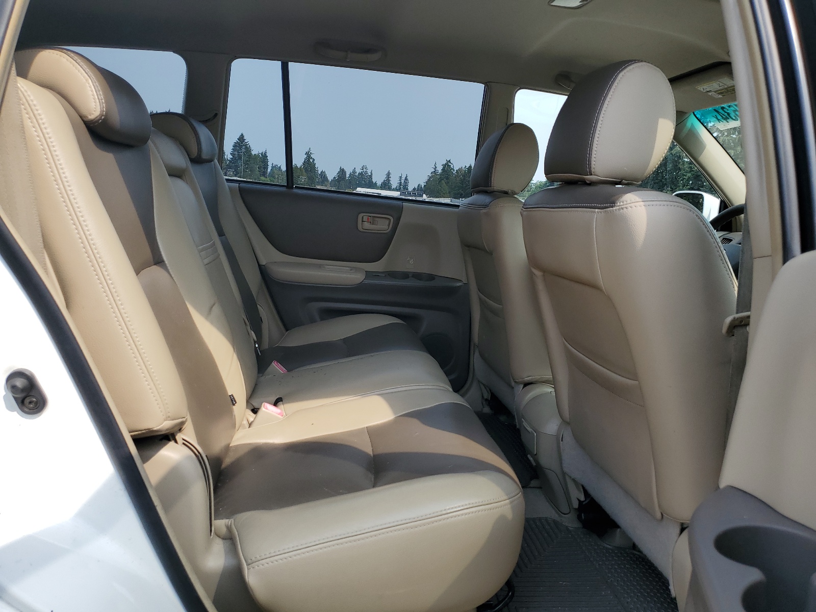 JTEDD21AX40077243 2004 Toyota Highlander