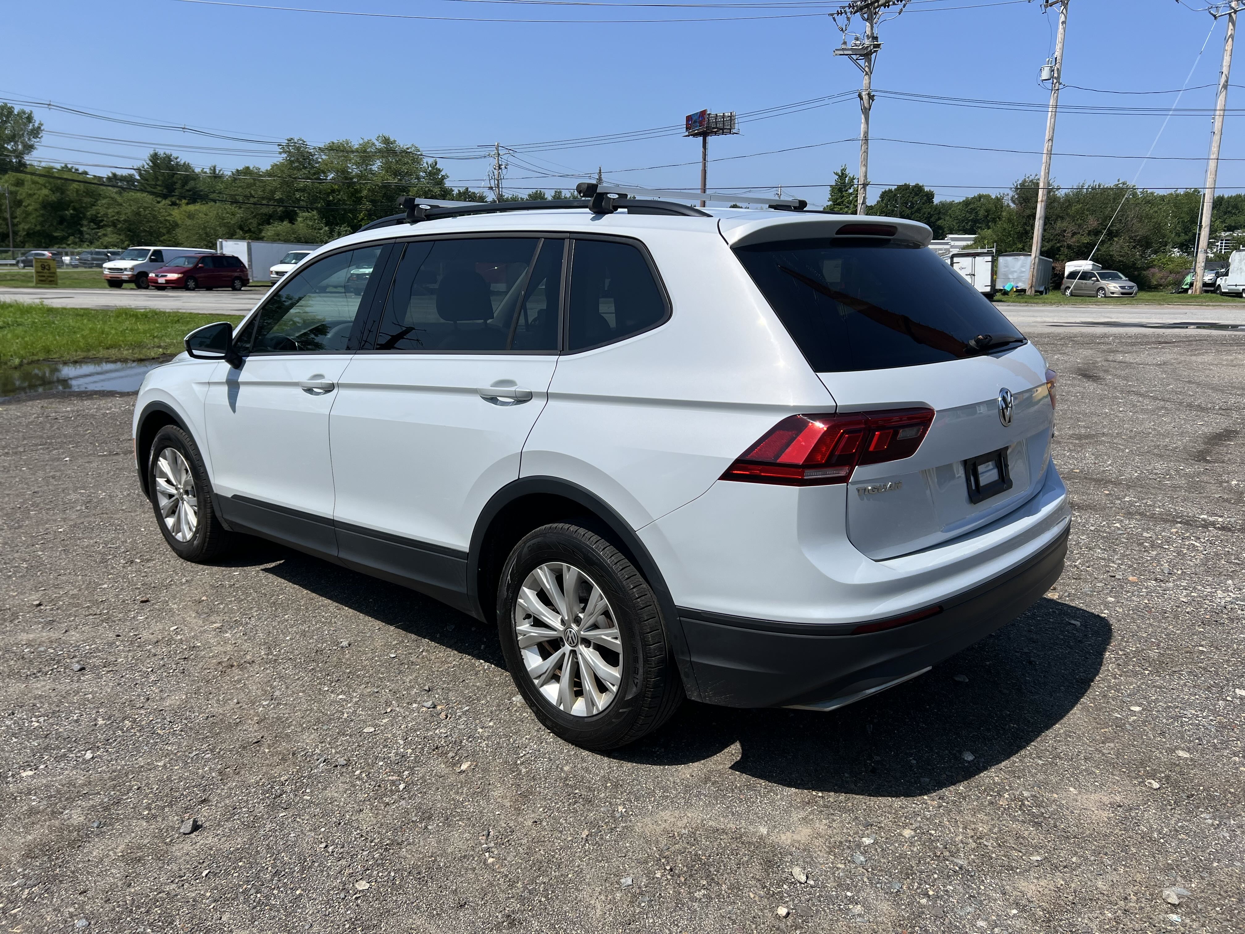 2018 Volkswagen Tiguan S vin: 3VV0B7AX3JM067352