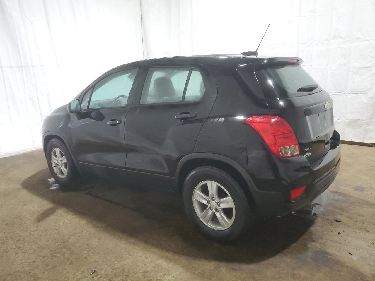 KL7CJKSB5LB055067 2020 CHEVROLET TRAX - Image 2