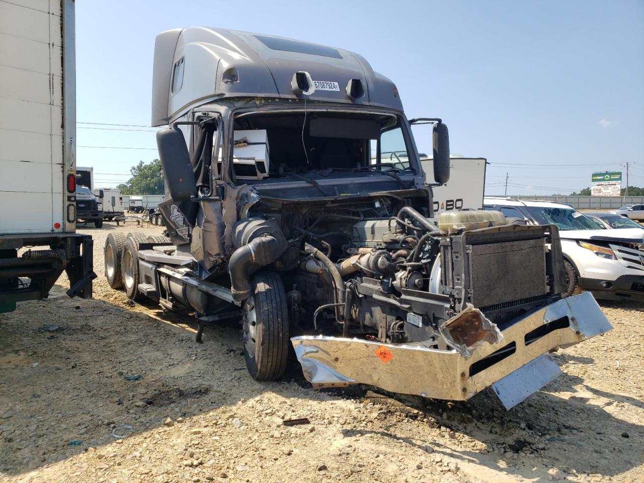 2000 Volvo Vn продається в Chatham, VA - Front End