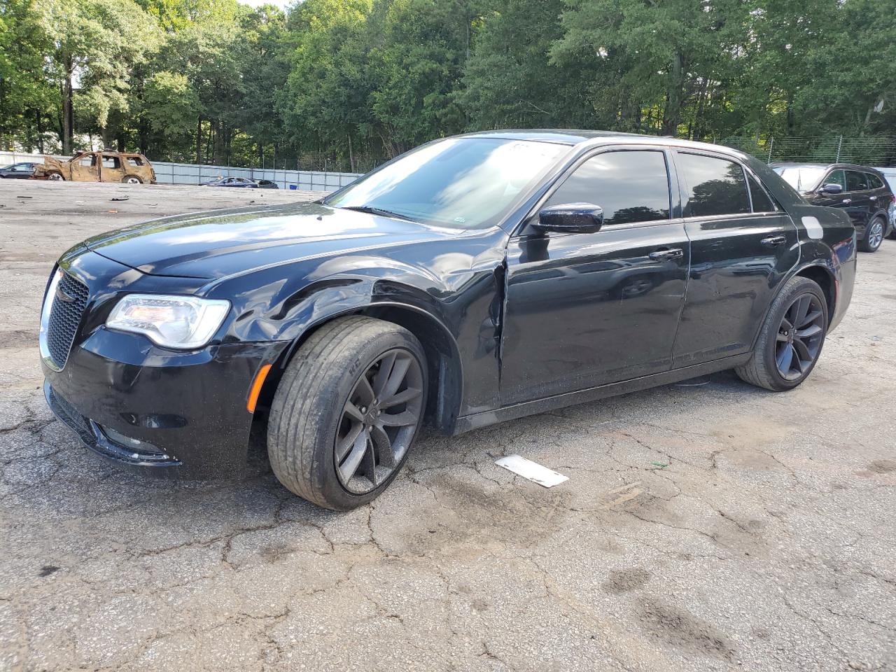 2016 Chrysler 300C for Sale in Austell, GA - Side