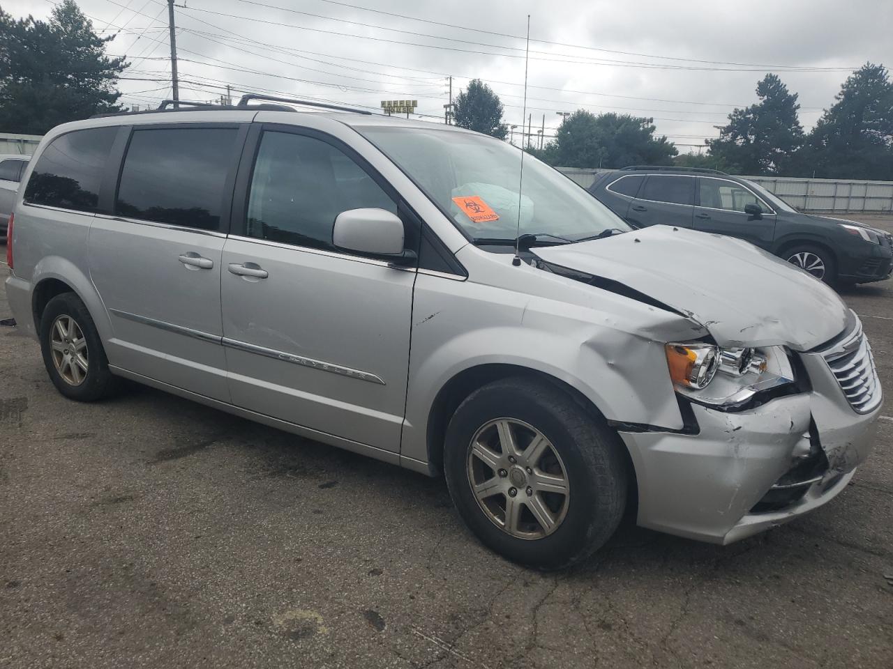 2012 Chrysler Town & Country - Image 4
