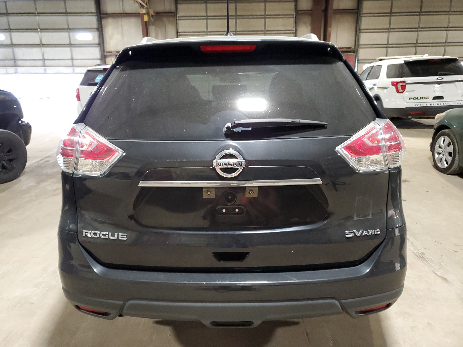 2016 Nissan Rogue S vin: KNMAT2MV8GP596070