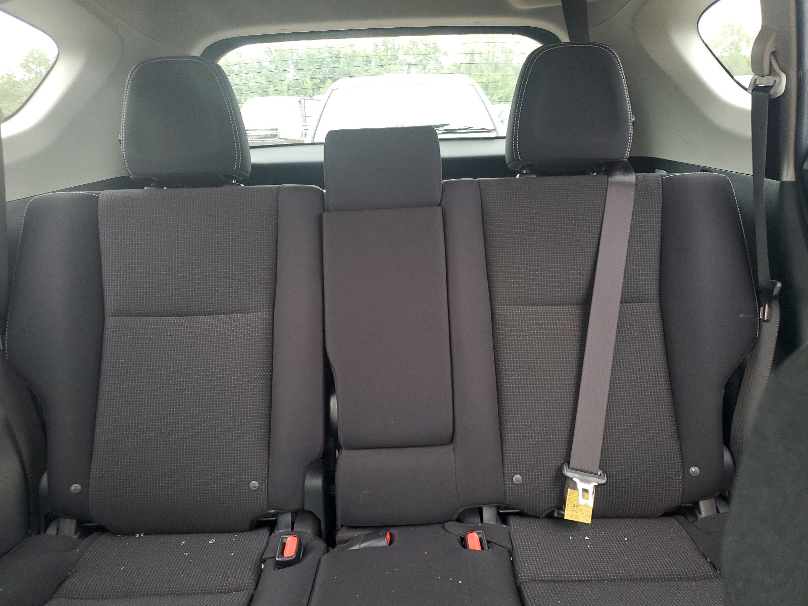 JTMRFREV7HJ162857 2017 Toyota Rav4 Xle