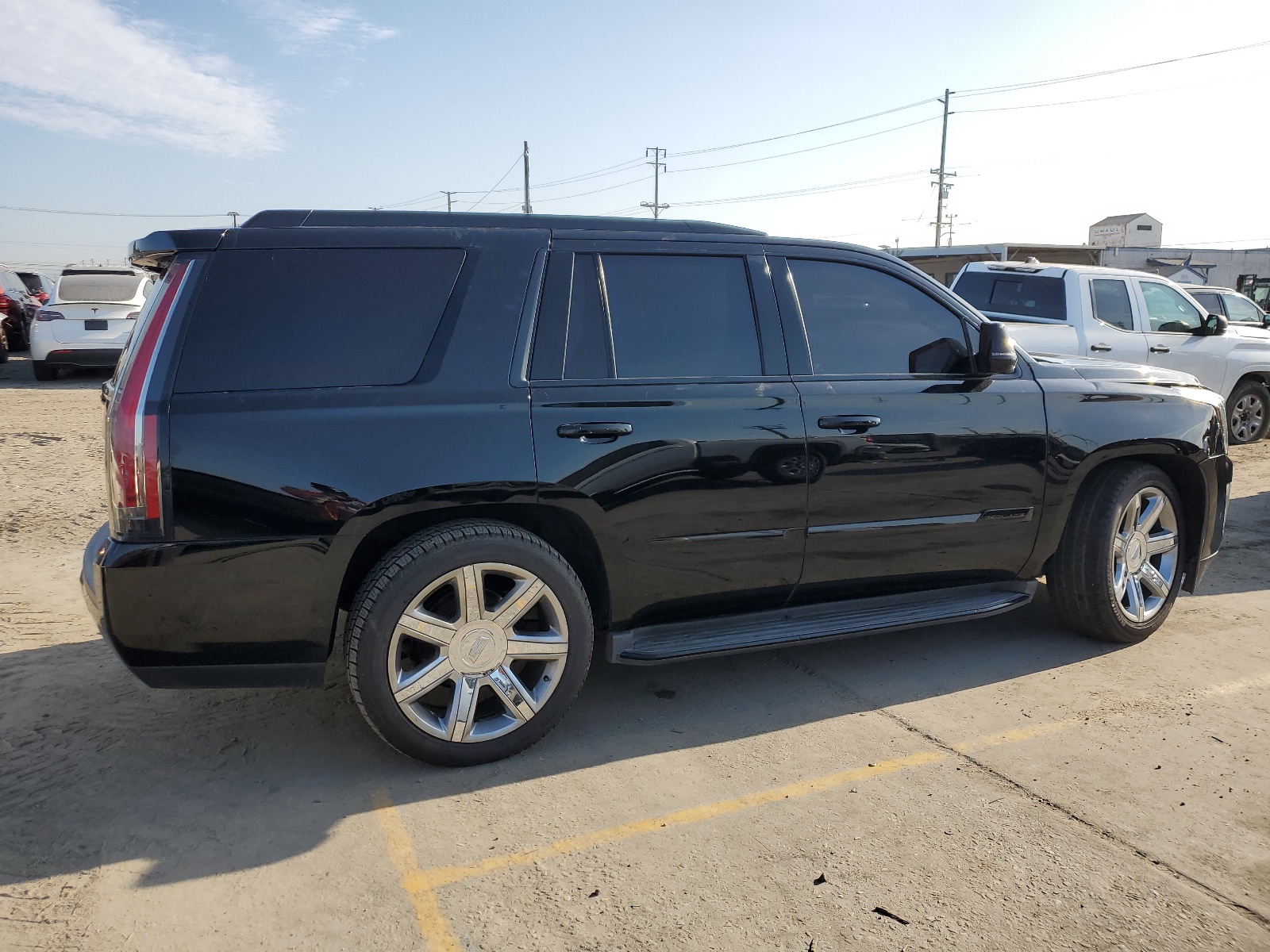 2017 Cadillac Escalade Luxury vin: 1GYS3BKJ5HR152018