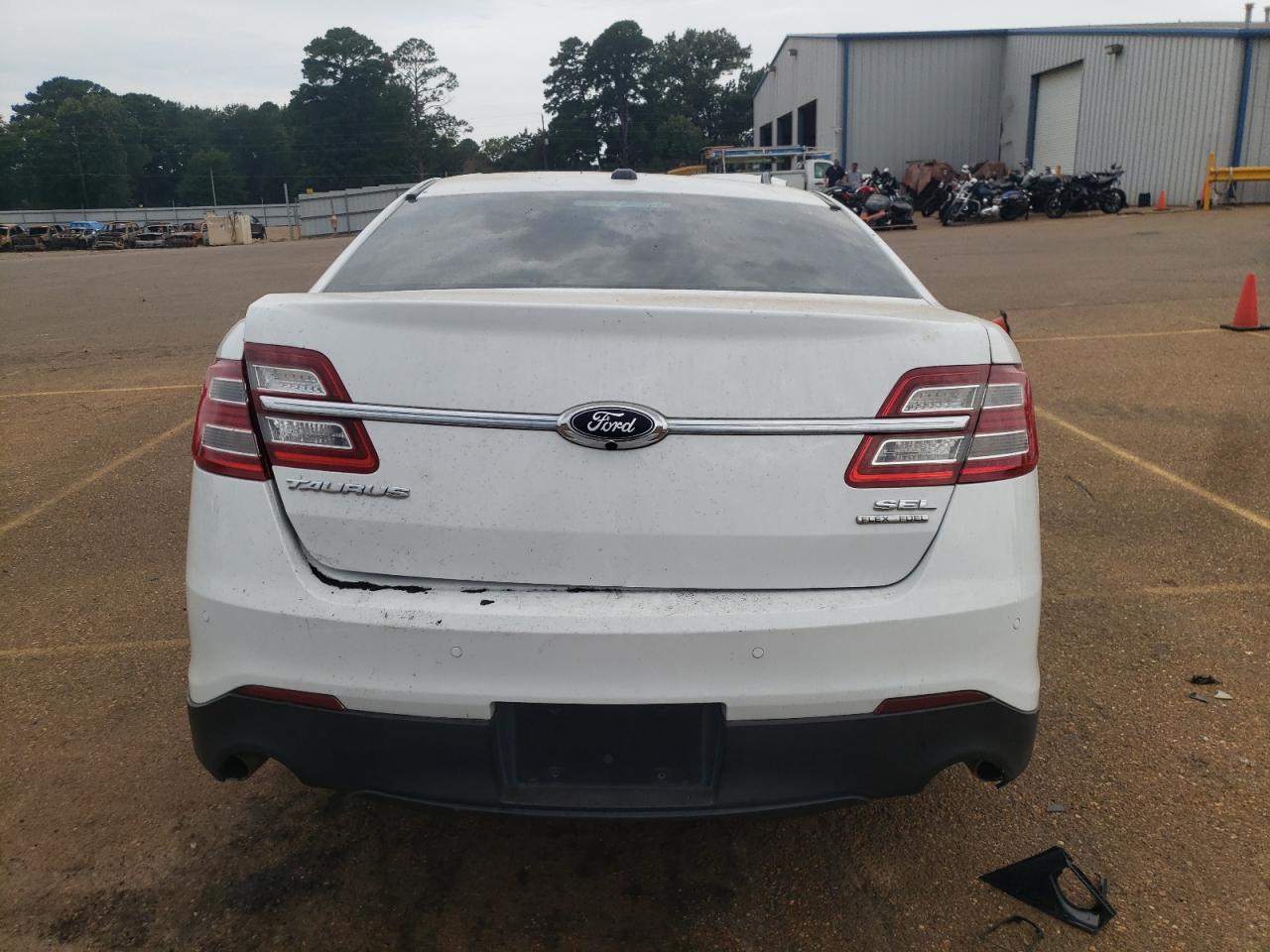 2016 Ford Taurus - Image 6