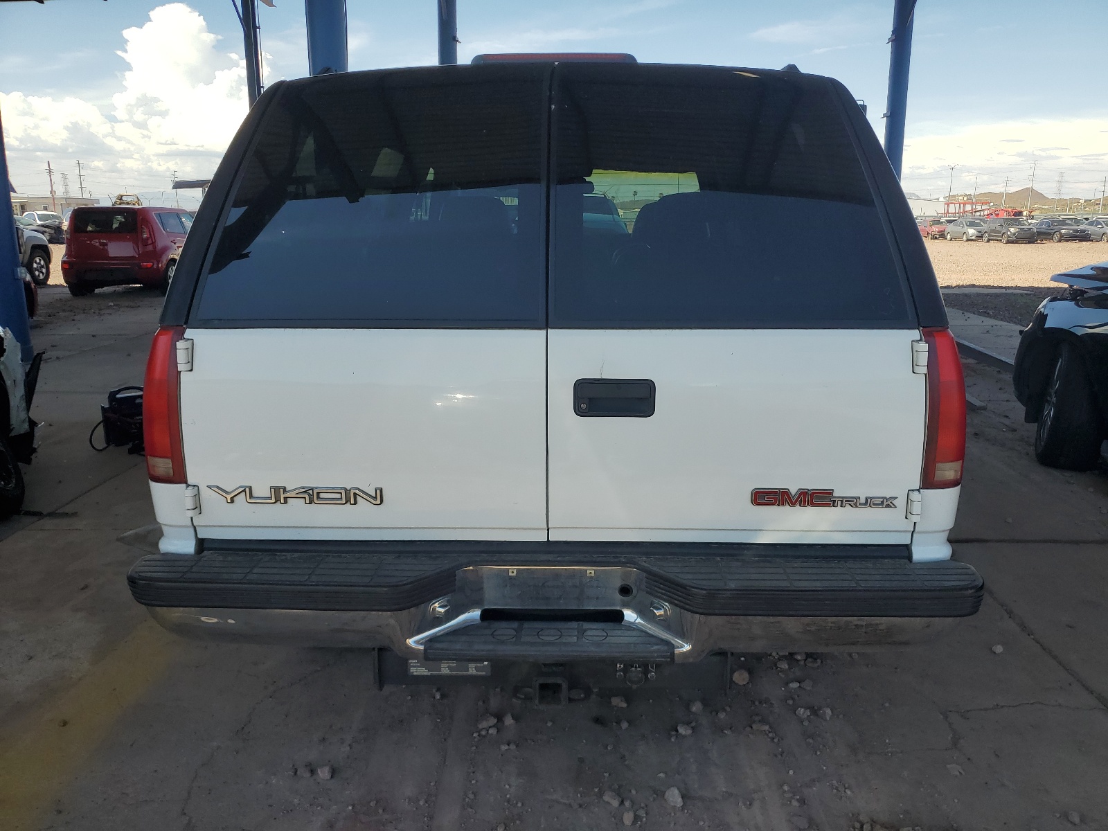 1GKEK13R6VJ760259 1997 GMC Yukon