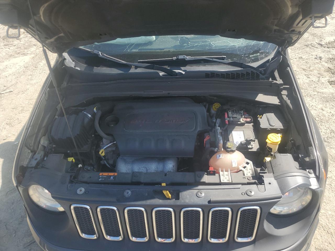 2017 Jeep Renegade - Image 13