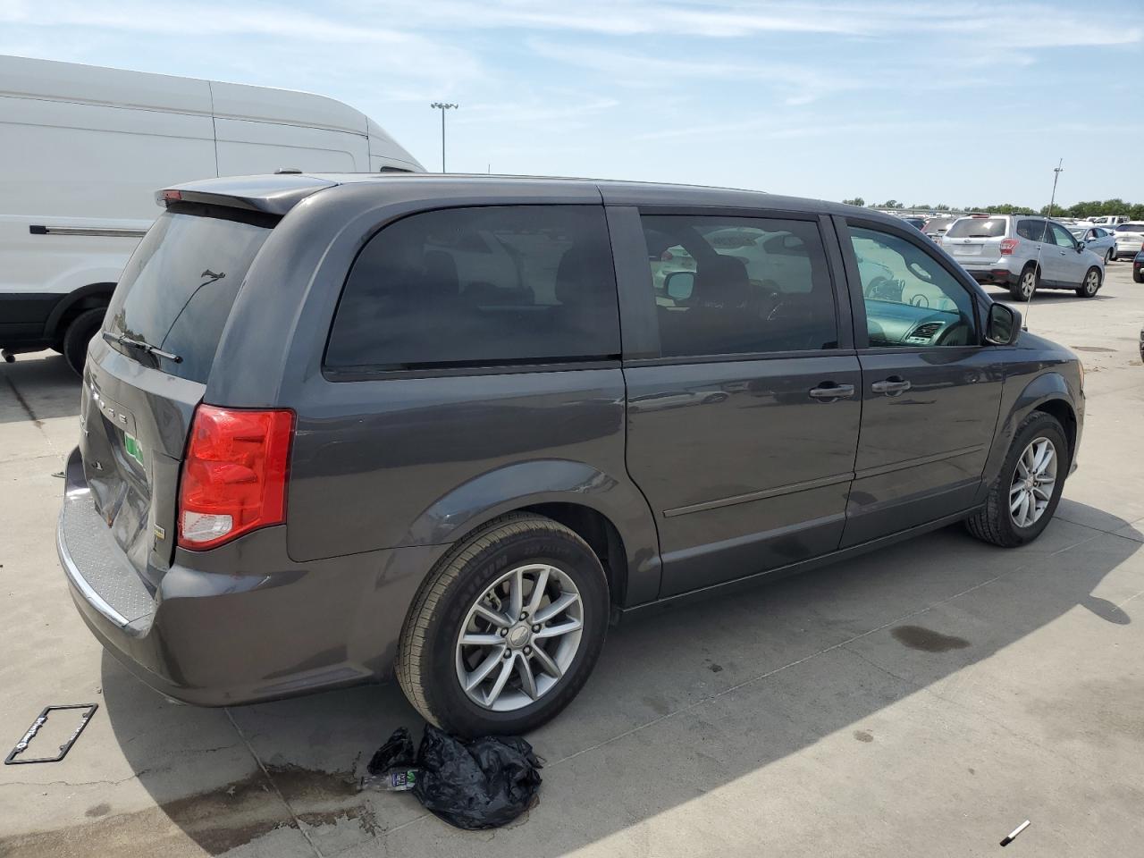 2016 Dodge Caravan - Image 3