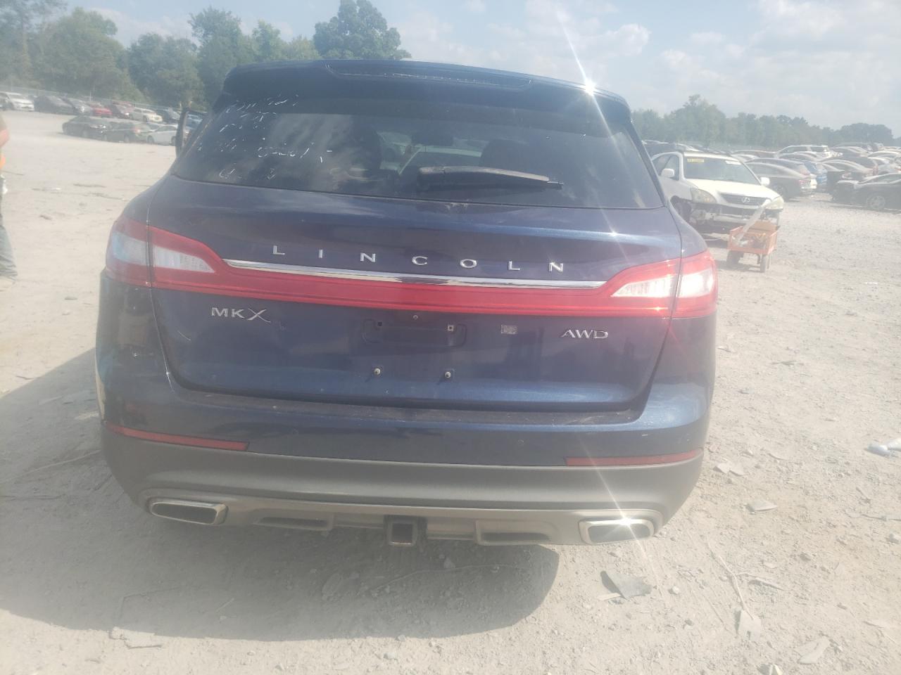 2LMPJ8LRXHBL41050 2017 Lincoln Mkx Reserve