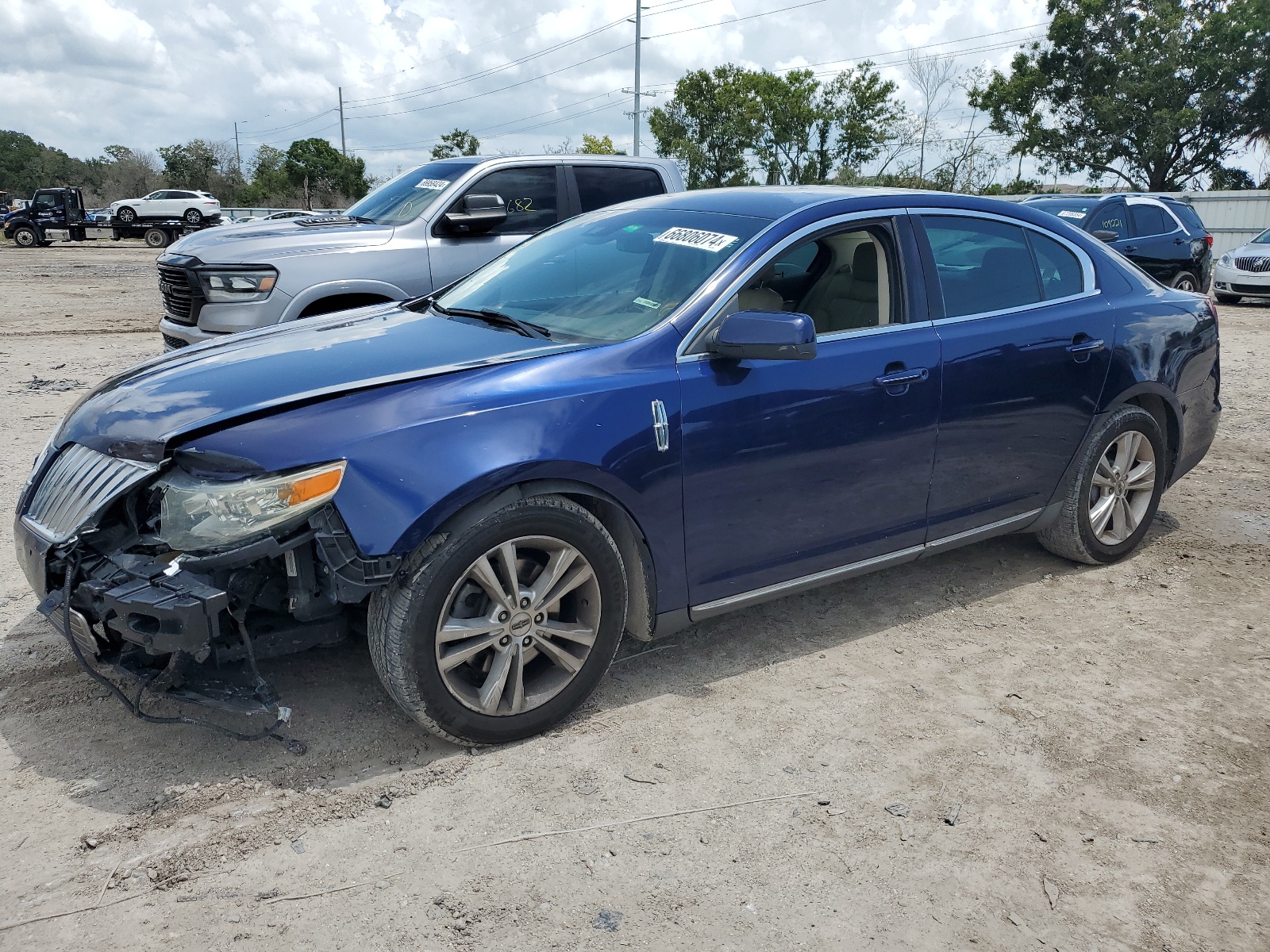 1LNHL9DR0BG615001 2011 Lincoln Mks