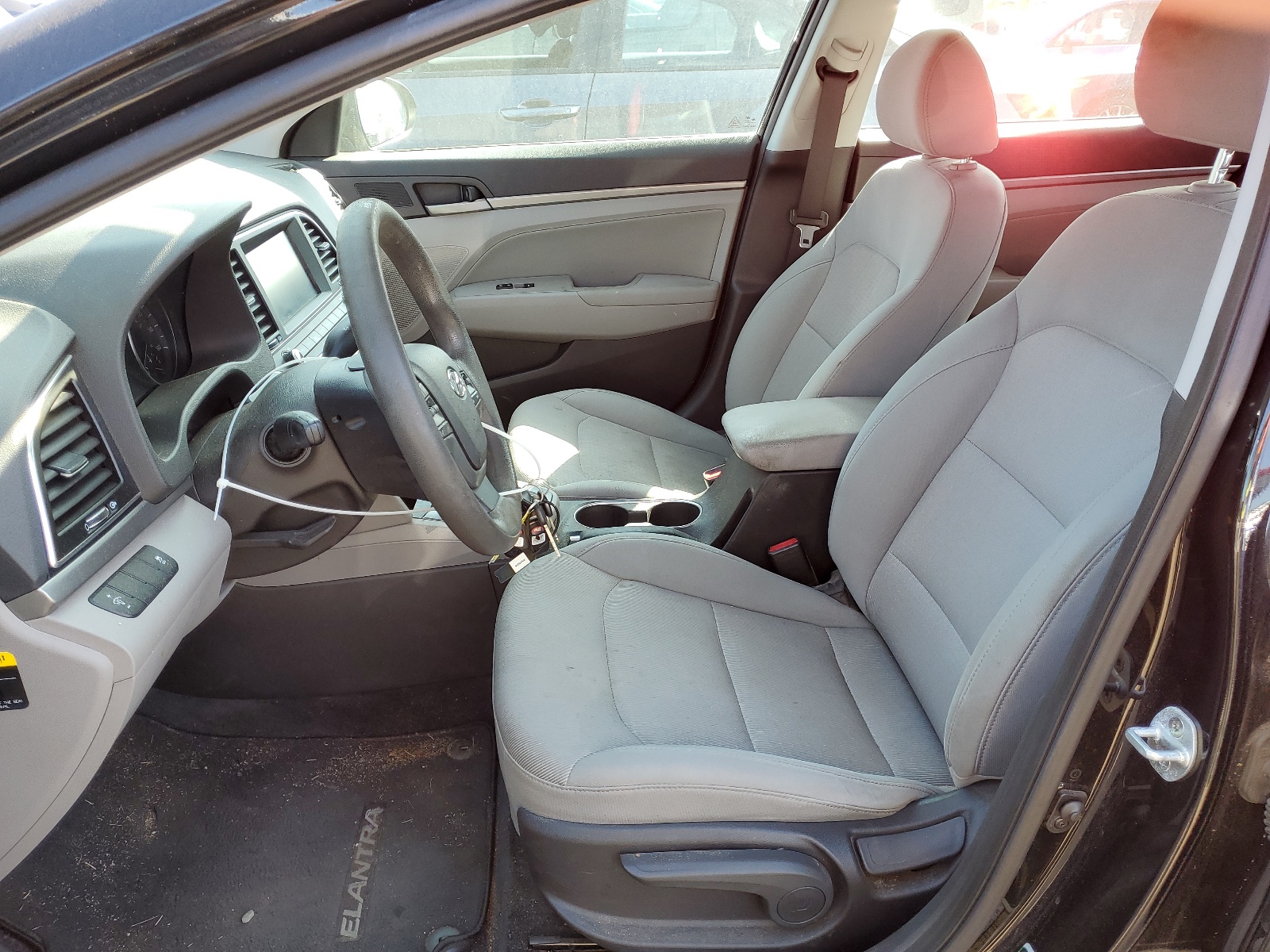 5NPD84LF7HH023534 2017 Hyundai Elantra Se