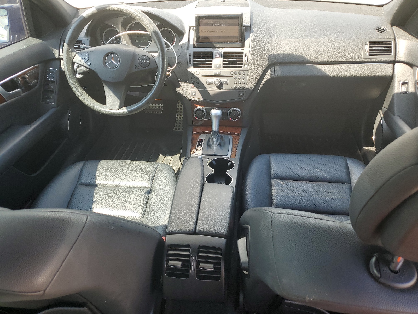 WDDGF5EB6AR109635 2010 Mercedes-Benz C 300