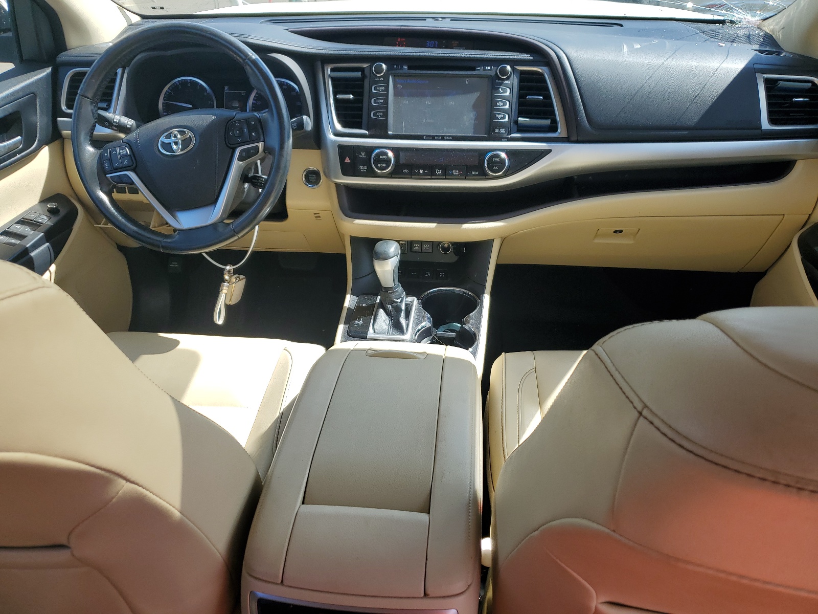 5TDJZRFH9JS832477 2018 Toyota Highlander Se