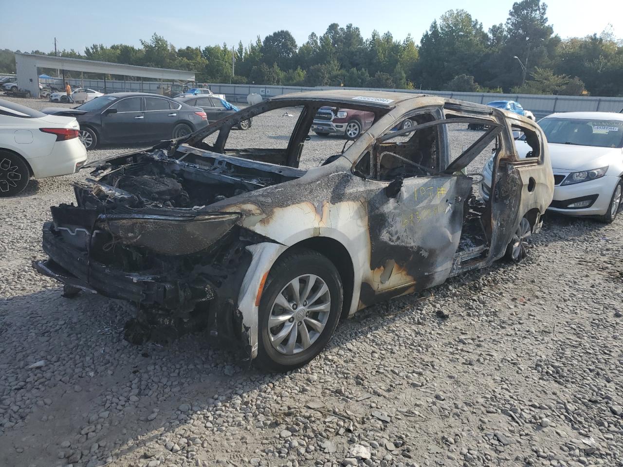 2017 Chrysler Pacifica - Image 1