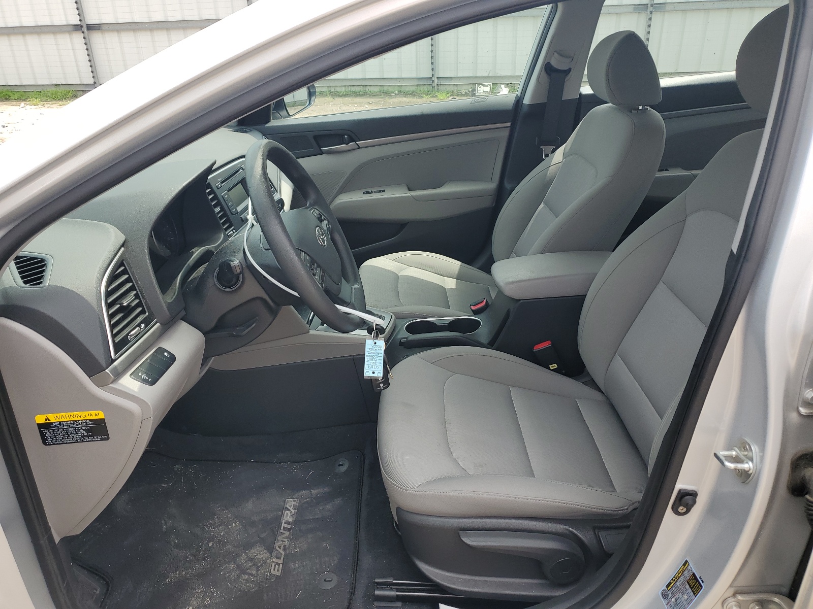 KMHD74LF9HU307400 2017 Hyundai Elantra Se