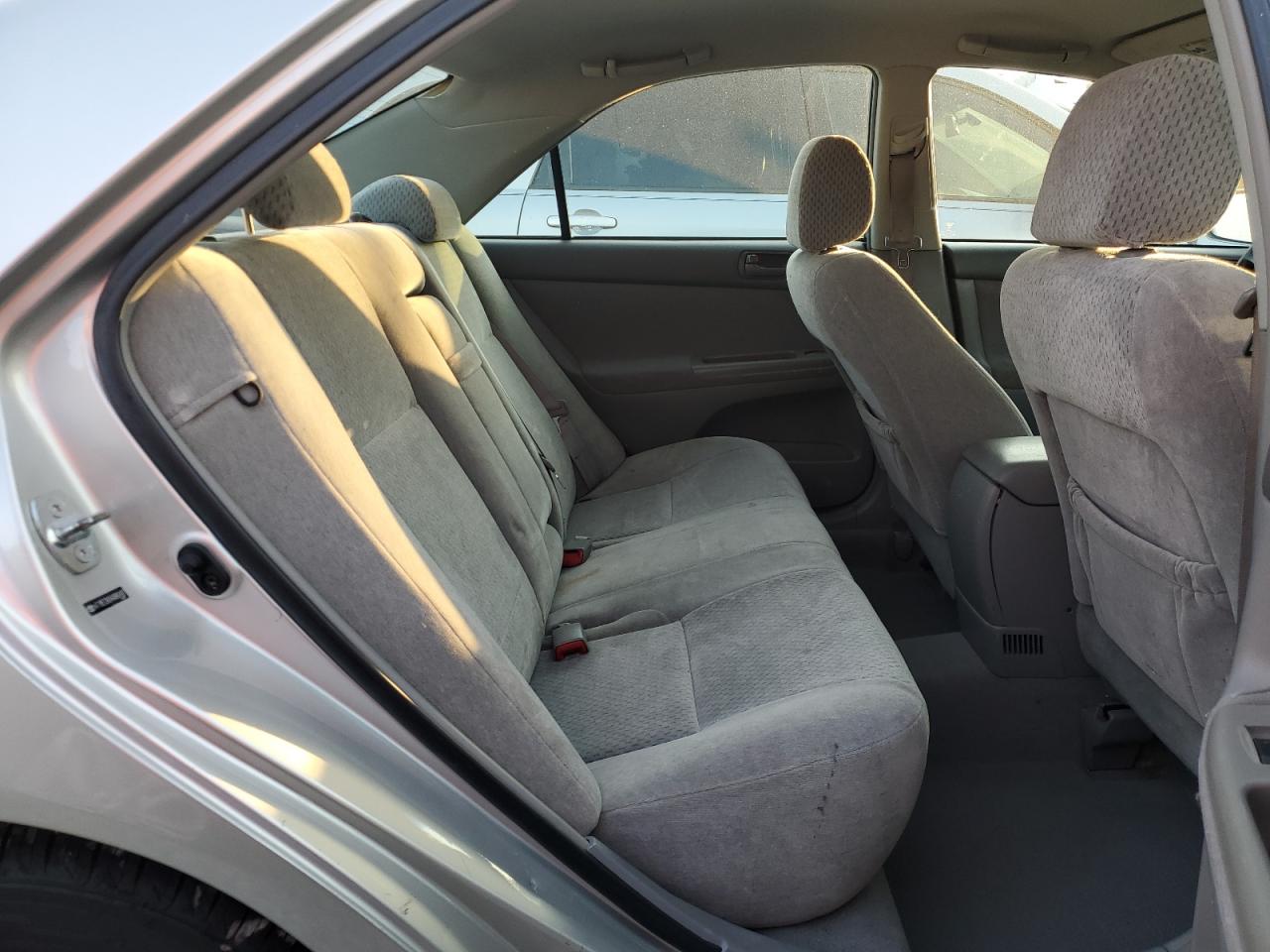 2004 Toyota Camry Le VIN: 4T1BE32KX4U880497 Lot: 66170424