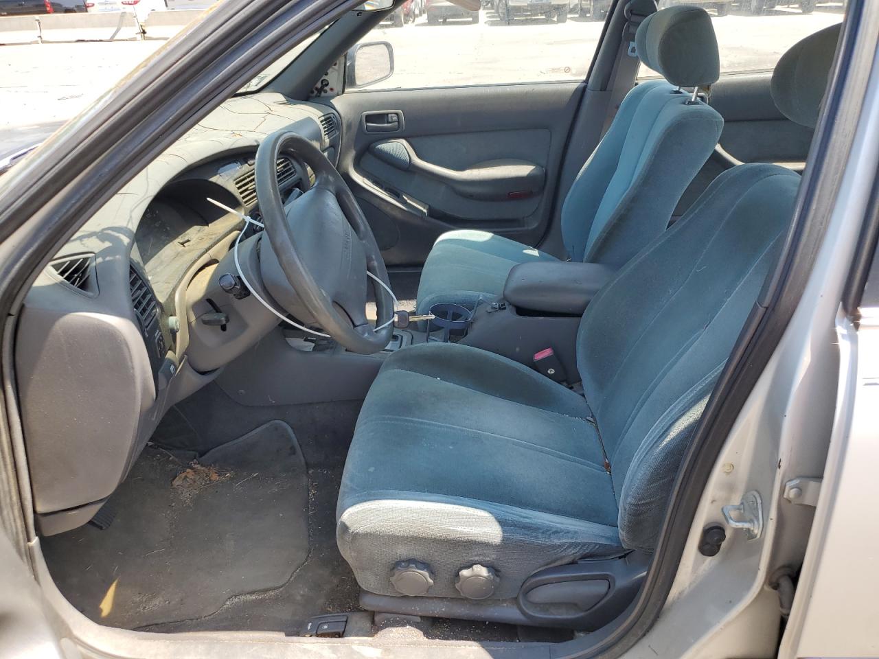 1992 Toyota Camry Le VIN: JT2VK12E8N0008975 Lot: 65648934