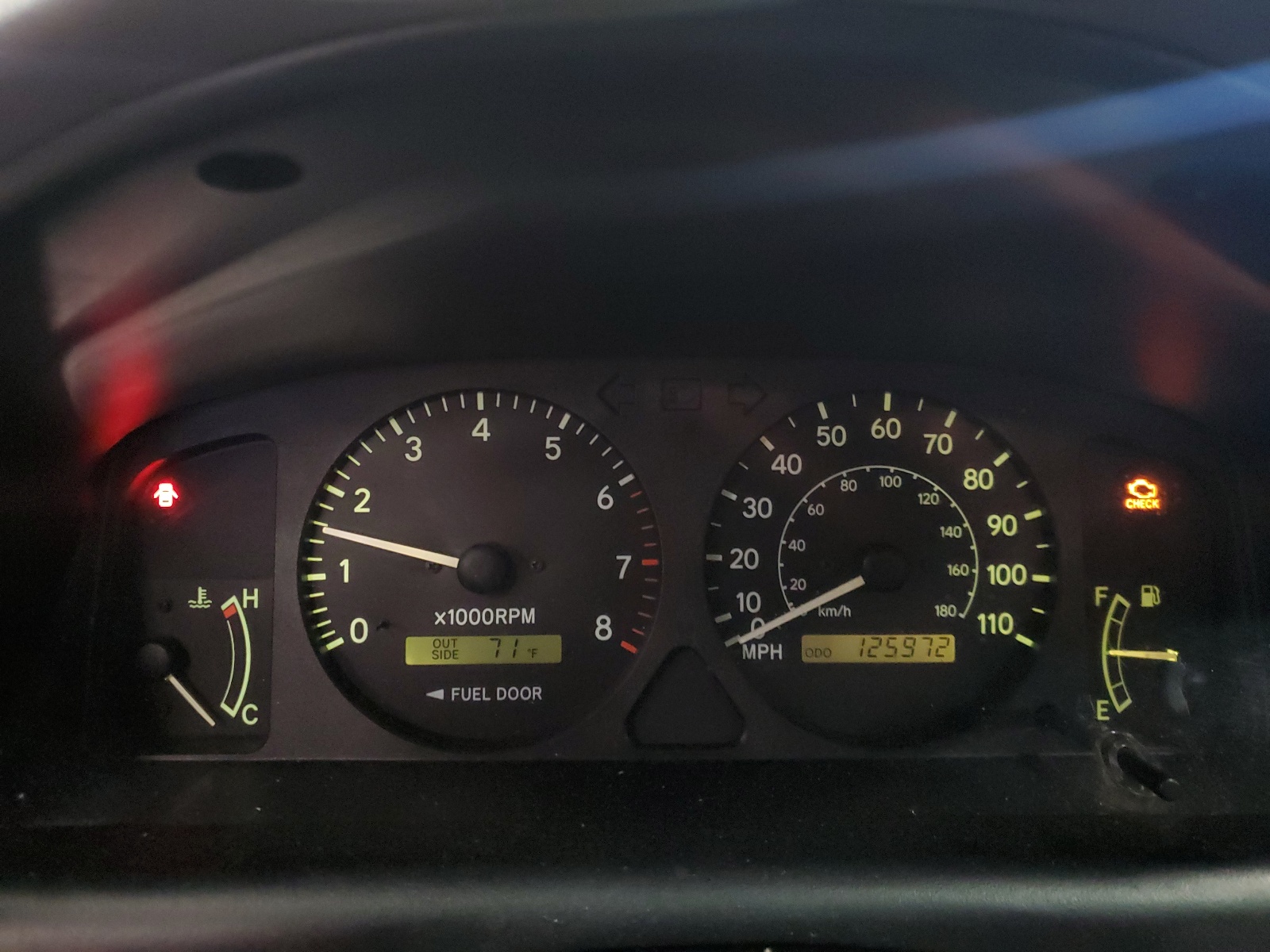 1Y1SK528X1Z447981 2001 Chevrolet Geo Prizm Base